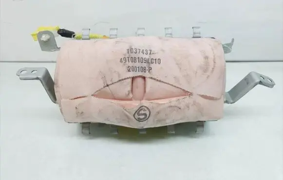 Lexus IS 220D-250-350 Passenger airbag