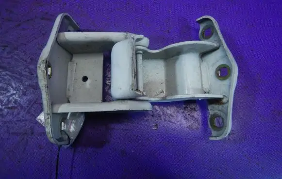 Renault Trafic II (X83) Front door lower hinge 312304K