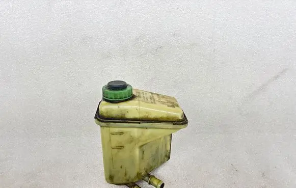 Power steering fluid tank/reservoir
