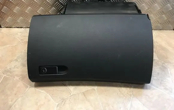 Mercedes-Benz C W204 Glove box A2046803291