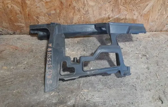 Volvo V40 Cross country Front bumper mounting bracket 5K0807723