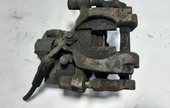 Skoda Superb B8 (3V) Rear brake caliper 3Q0615406M