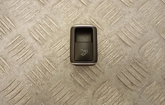Tailgate opening switch