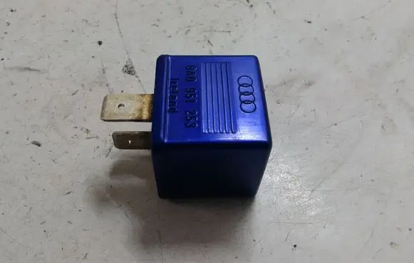 Audi A6 S6 C5 4B Other relay 8A0951253 899587