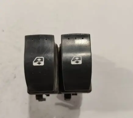 Renault Scenic II - Grand scenic II Electric window control switch 315042A