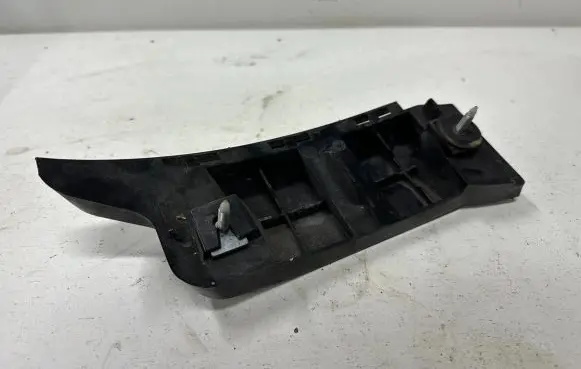 Mercedes-Benz C W204 Front bumper mounting bracket A2048800603 2040880060