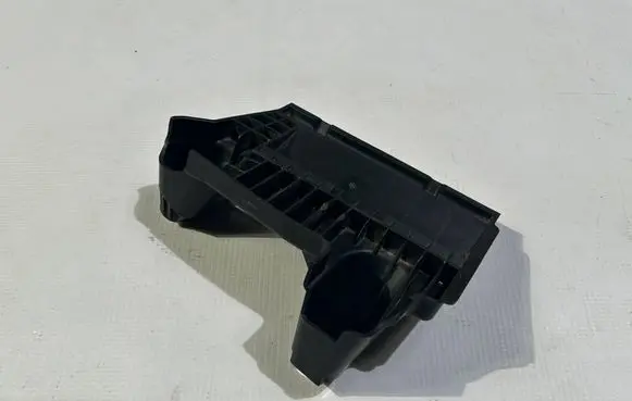 Lincoln Continental Battery bracket dg9310663