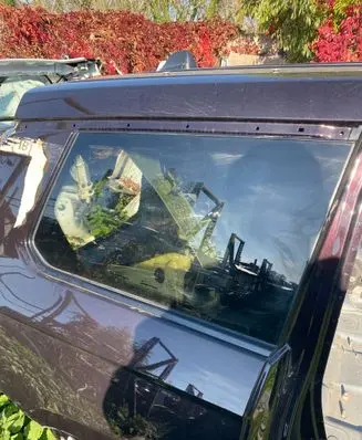 Jeep Grand Cherokee Front triangle window/glass 2141324132513123