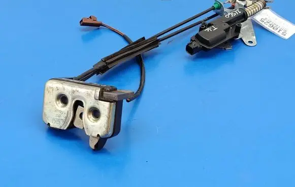 Ford Fiesta Tailgate/trunk/boot lock/catch/latch A43102BE