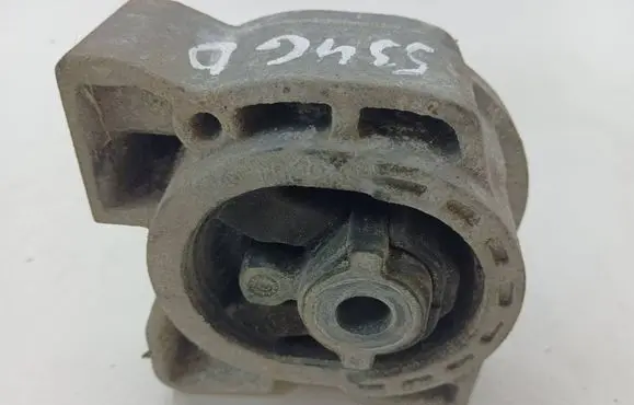Mercedes-Benz B W245 Engine mount bracket