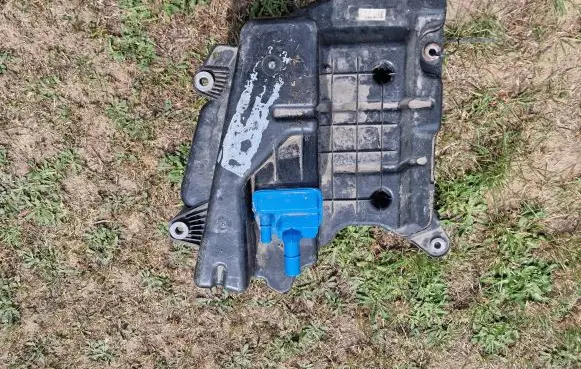Audi A4 S4 B9 AdBlue liquid reservoir 4067411AD