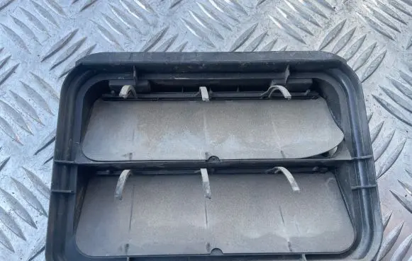 Peugeot 508 RXH Quarter panel pressure vent 9675506980