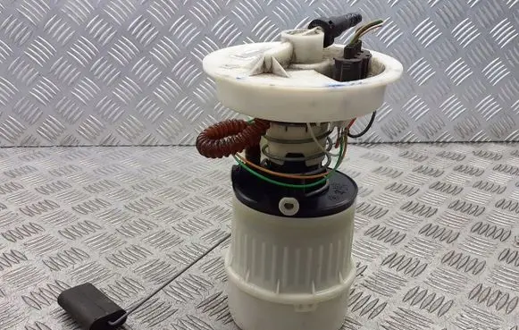 Ford Focus Mechanical fuel pump 3M51-9H307-XE