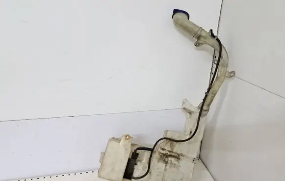 Honda Civic Windshield washer fluid reservoir/tank