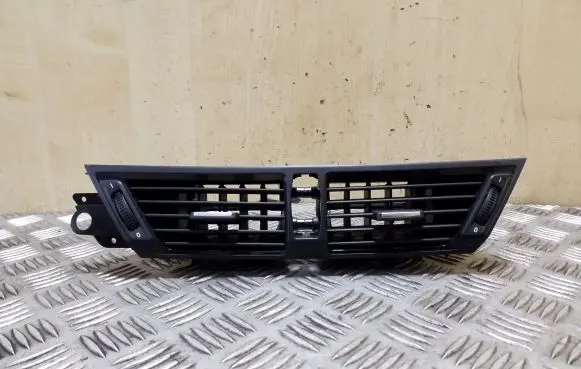 BMW X1 E84 Dash center air vent grill 64229258357 9258357