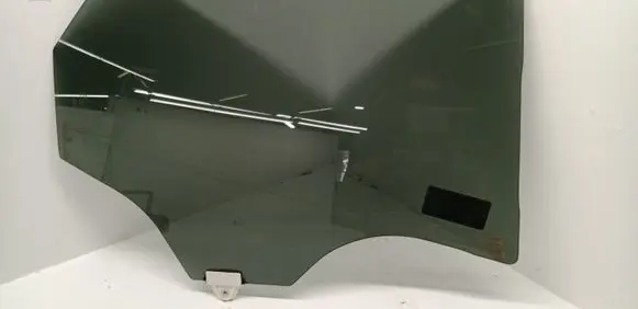 Rear door window glass