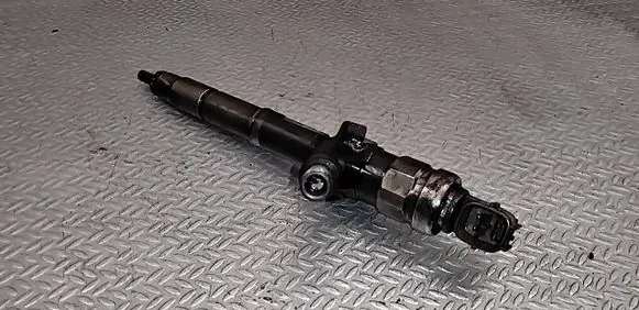 Nissan X-Trail T30 Fuel injector AW402AW4 11F11329
