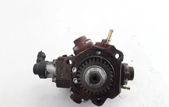 Renault Master III Fuel injection high pressure pump