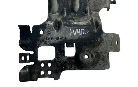 Mercedes-Benz Vito Viano W639 Other engine bay part A6510900741