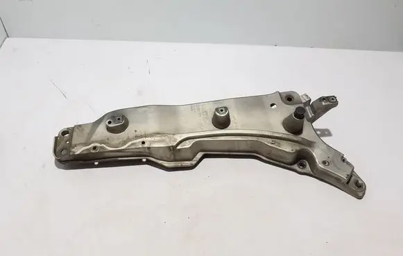 Volvo XC90 Fender mounting bracket 31391777