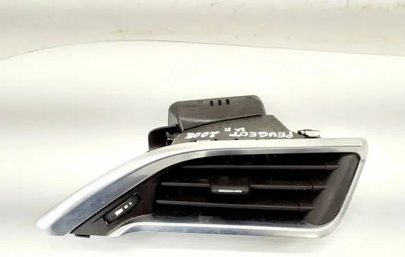Peugeot 2008 I Dashboard air vent grill cover trim 9673131677