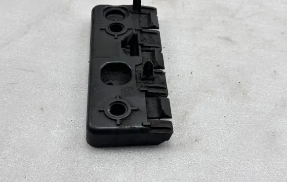 Volvo XC90 Fender mounting bracket 31378134