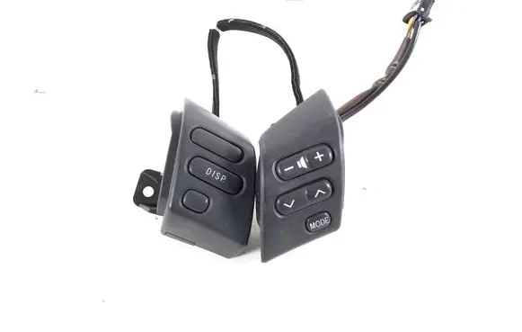 Steering wheel buttons/switches