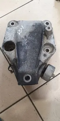 BMW 5 GT F07 Engine mounting bracket 6777623