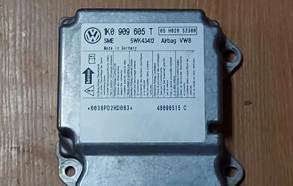 Skoda Octavia Mk2 (1Z) Airbag control unit/module 1K0909605T