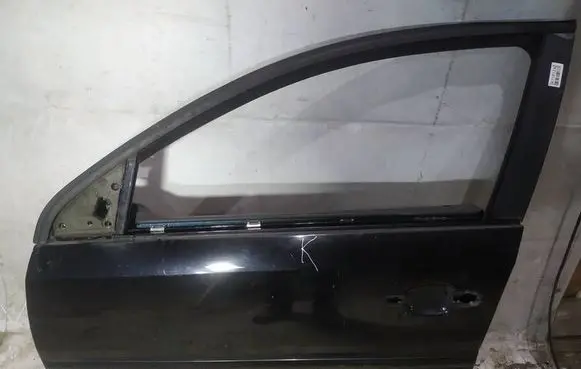 Opel Vectra C Front door juodos