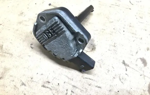 Audi A4 S4 B7 8E 8H Oil level sensor 6PR00807905 06E907660