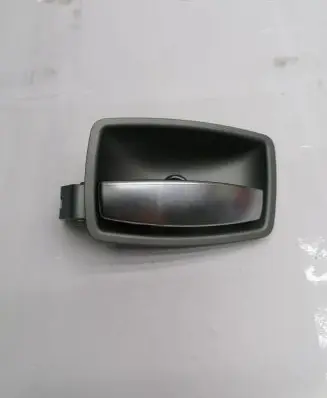 BMW 7 E65 E66 Front door interior handle 7024303