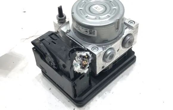 Ford Focus ABS Pump NX61-2B373-CE