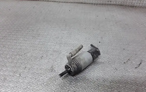 BMW 5 E60 E61 Windscreen/windshield washer pump 67126934159