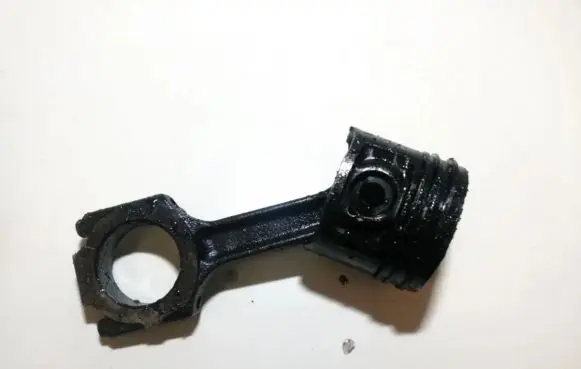 Fiat Punto (188) Piston with connecting rod