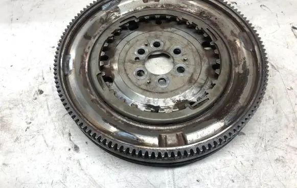 Volkswagen PASSAT B7 Flywheel