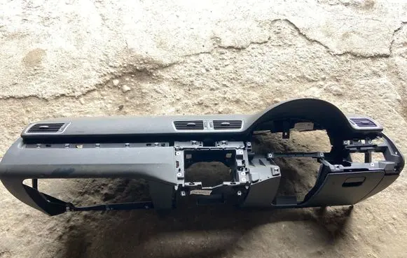 Volkswagen PASSAT B7 Dashboard 1134600481 0628