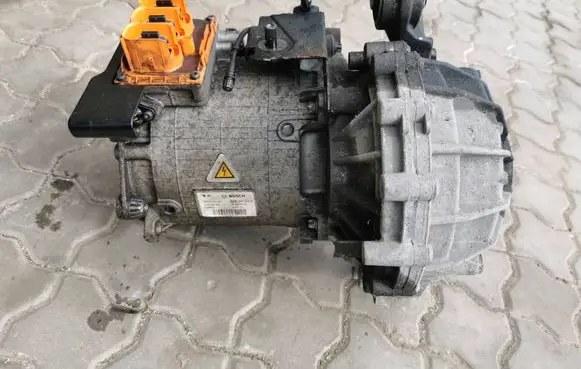 Peugeot 508 Electric car motor 9800189280 20120912 08920000K75