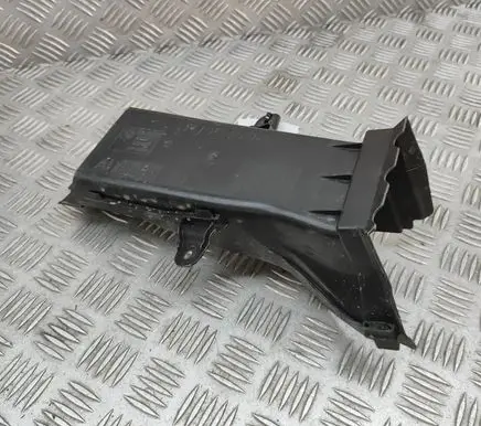 BMW 8 G14 Air intake duct part 7359814