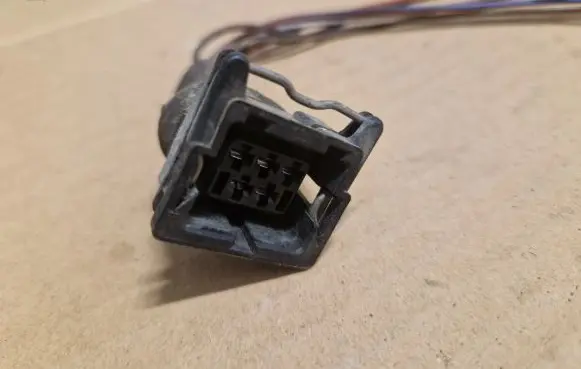 Volkswagen PASSAT B3 ABS relay 191972995
