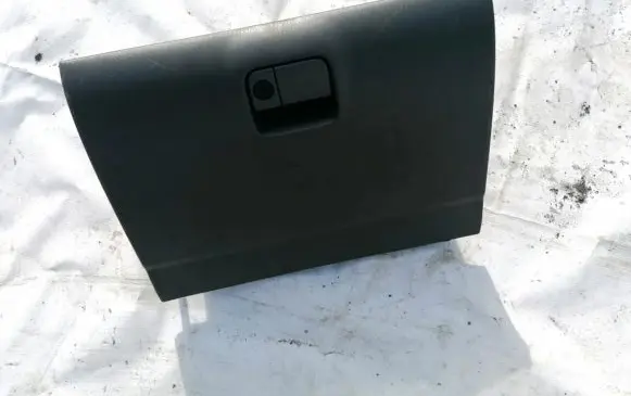 Mazda 323 Glove box