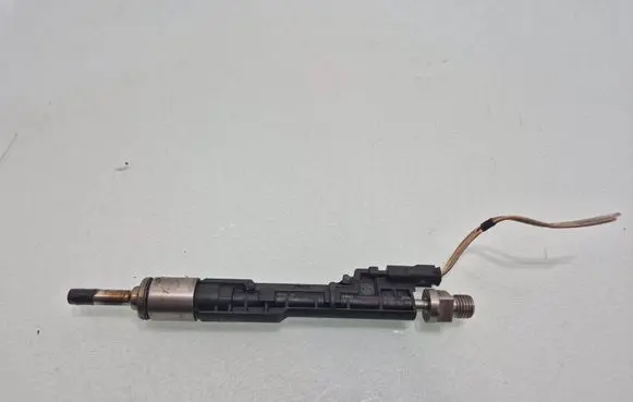 BMW X3 F25 Fuel injector 7639994 0261500172