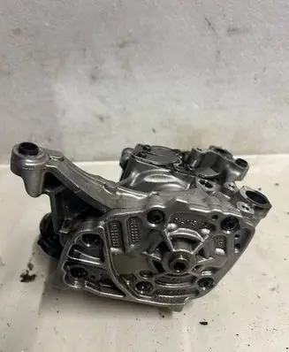 Audi A4 S4 B9 Oil pump 04L145208AA