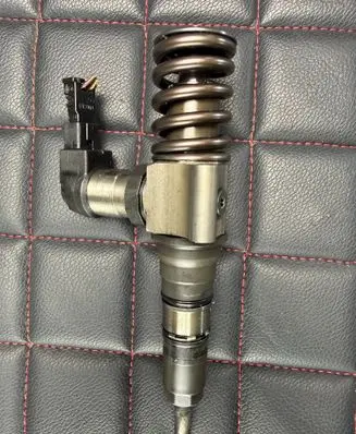 Volkswagen PASSAT B6 Fuel injector 03G130 001086 101219