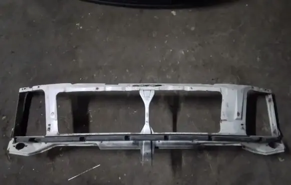 Radiator support slam panel bracket