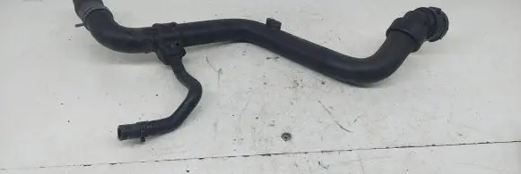 Coolant pipe/hose