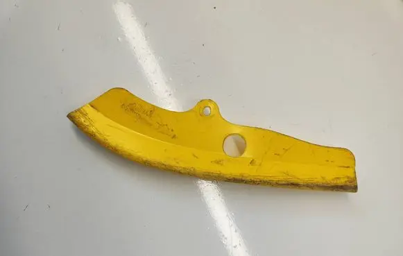 Dodge Challenger Front bumper splitter molding 68327083AA
