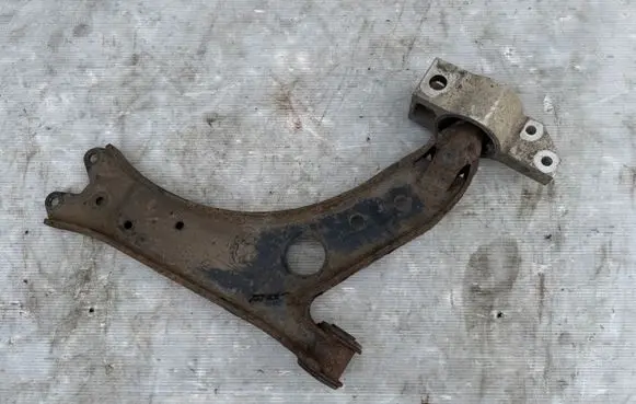 Seat Leon (1P) Front lower control arm/wishbone wachaczautopartsa1