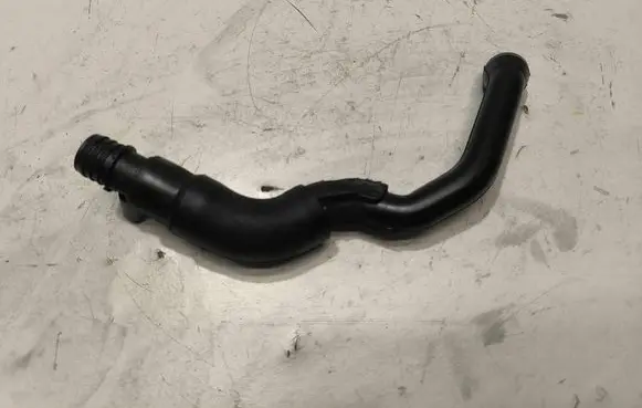 Mercedes-Benz C W204 Breather hose sensor A6510160030