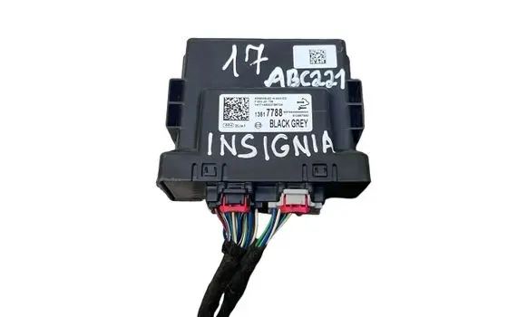 Opel Insignia B Parking PDC control unit/module 13517788 F00HJ01738 812857993
